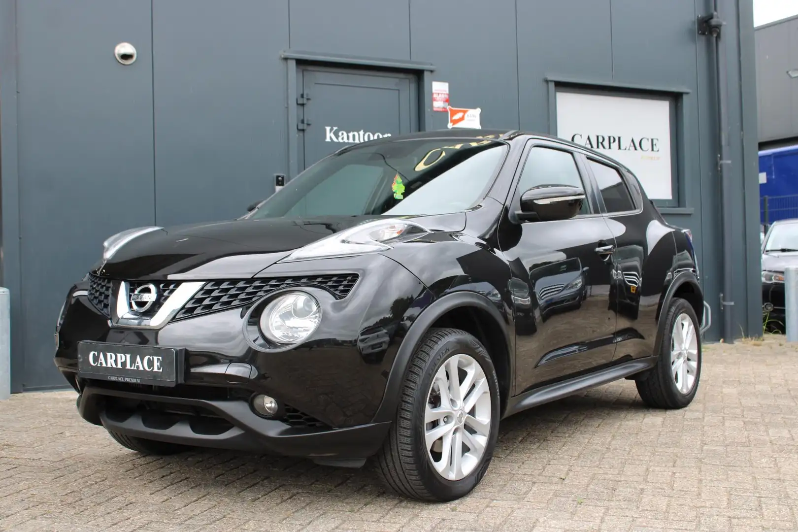 Nissan Juke 1.2 DIG-T S/S N-Connecta Zwart - 2