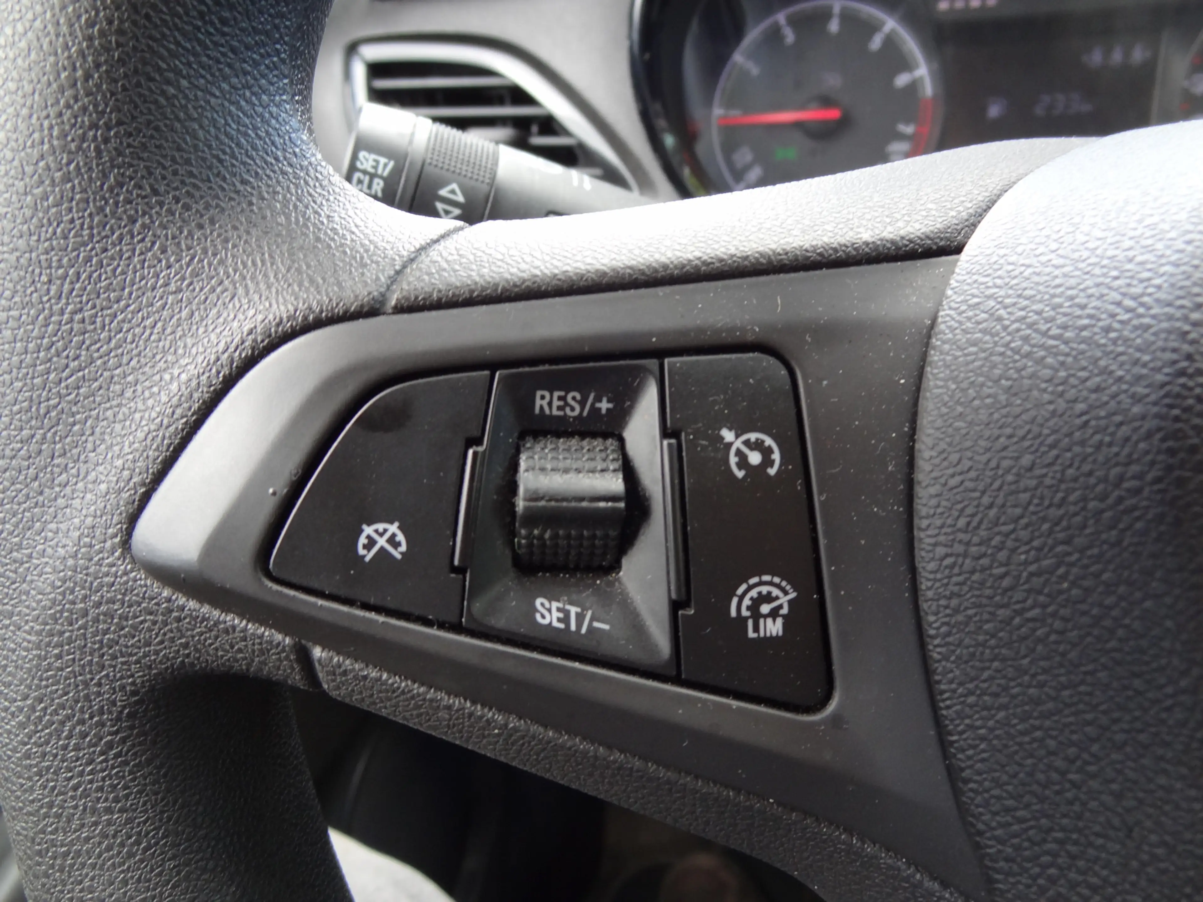 Opel Karl 1.0 ecoFLEX Edition — photo 11