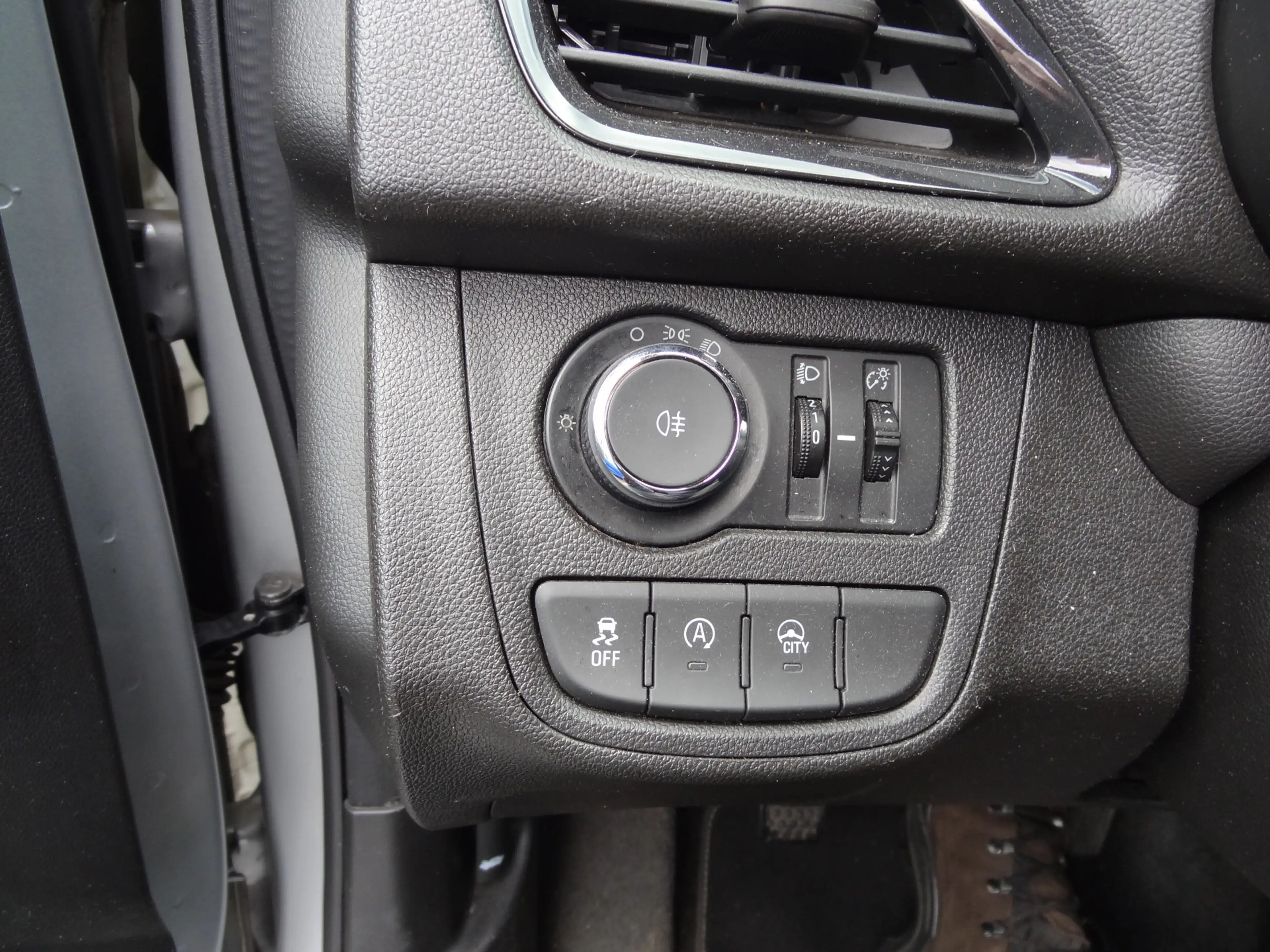 Opel Karl 1.0 ecoFLEX Edition — photo 15