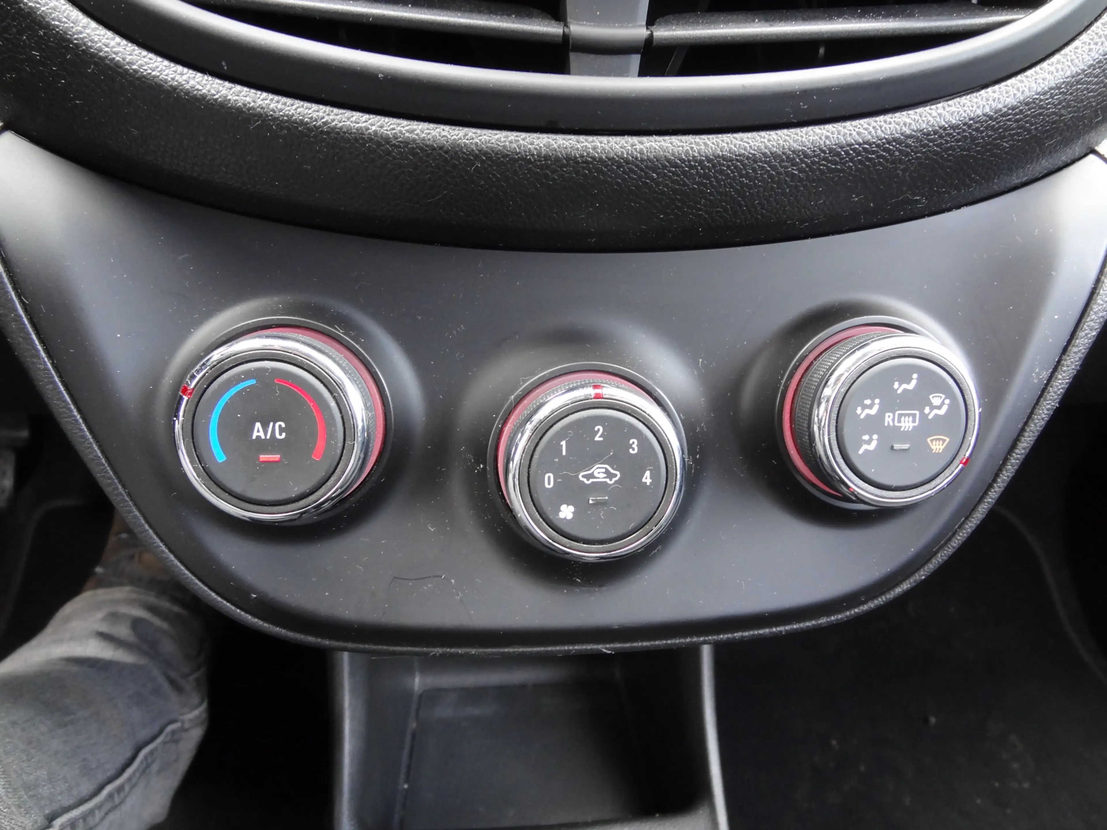 Opel Karl 1.0 ecoFLEX Edition — photo 12