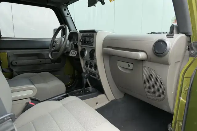 Jeep Wrangler view 11
