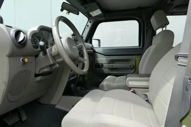 Jeep Wrangler view 4