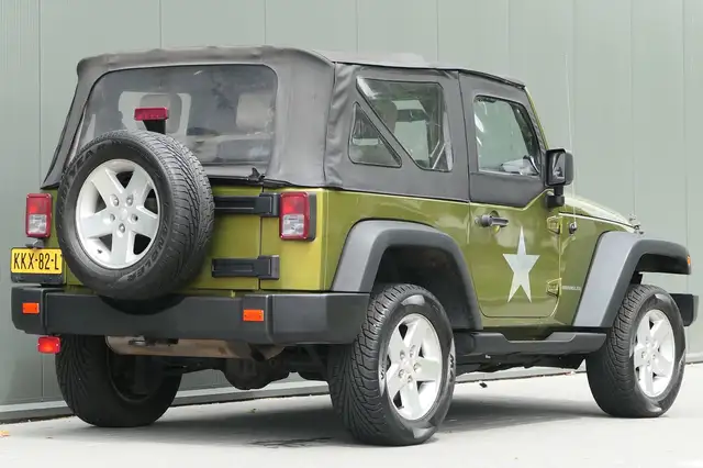 Jeep Wrangler view 3