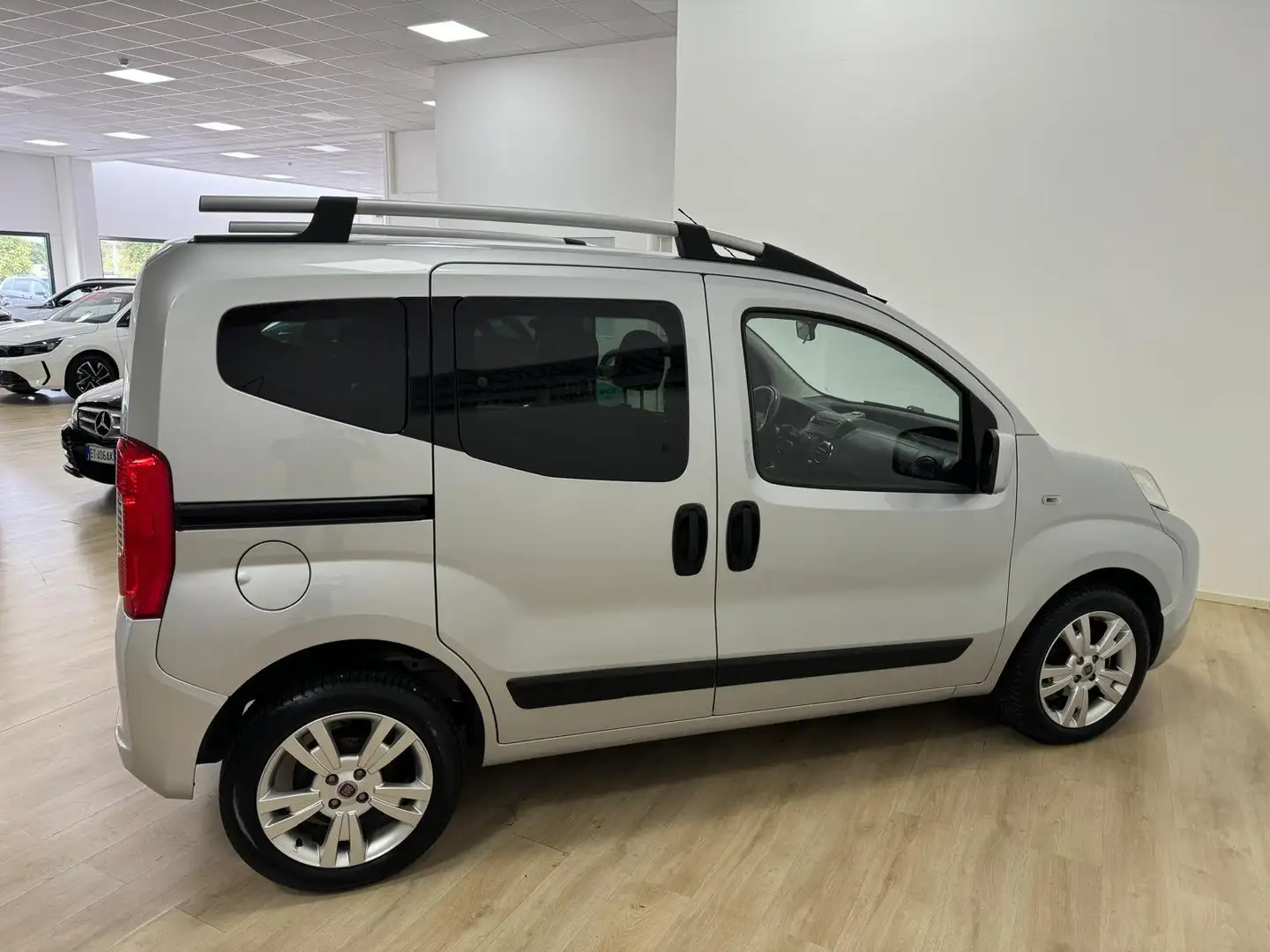 Fiat Qubo Qubo 2008 1.3 mjt 16v E5 Silber - 2