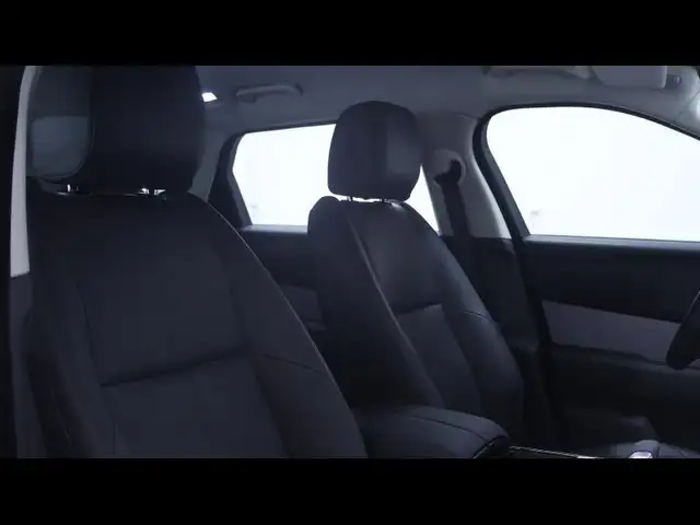 Land Rover Range Rover Velar view 12