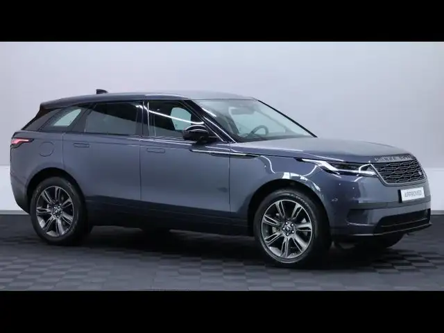 Land Rover Range Rover Velar view 3