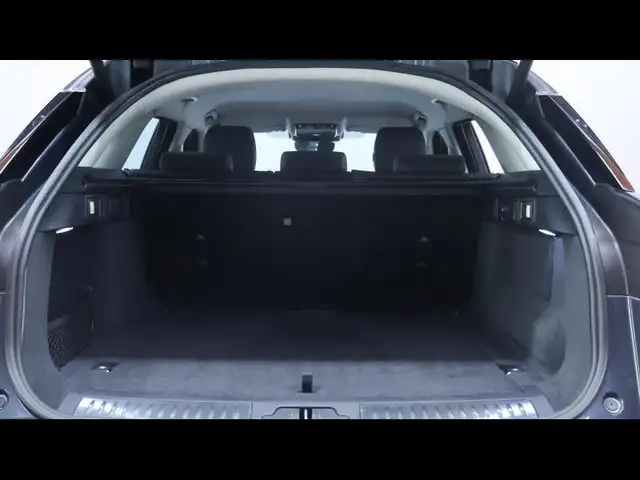 Land Rover Range Rover Velar view 7