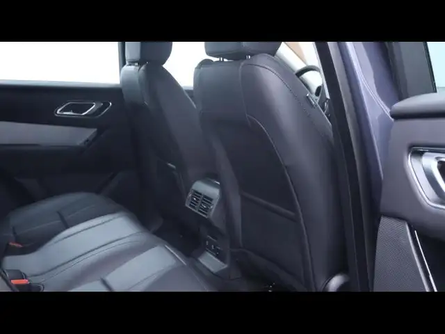 Land Rover Range Rover Velar view 13