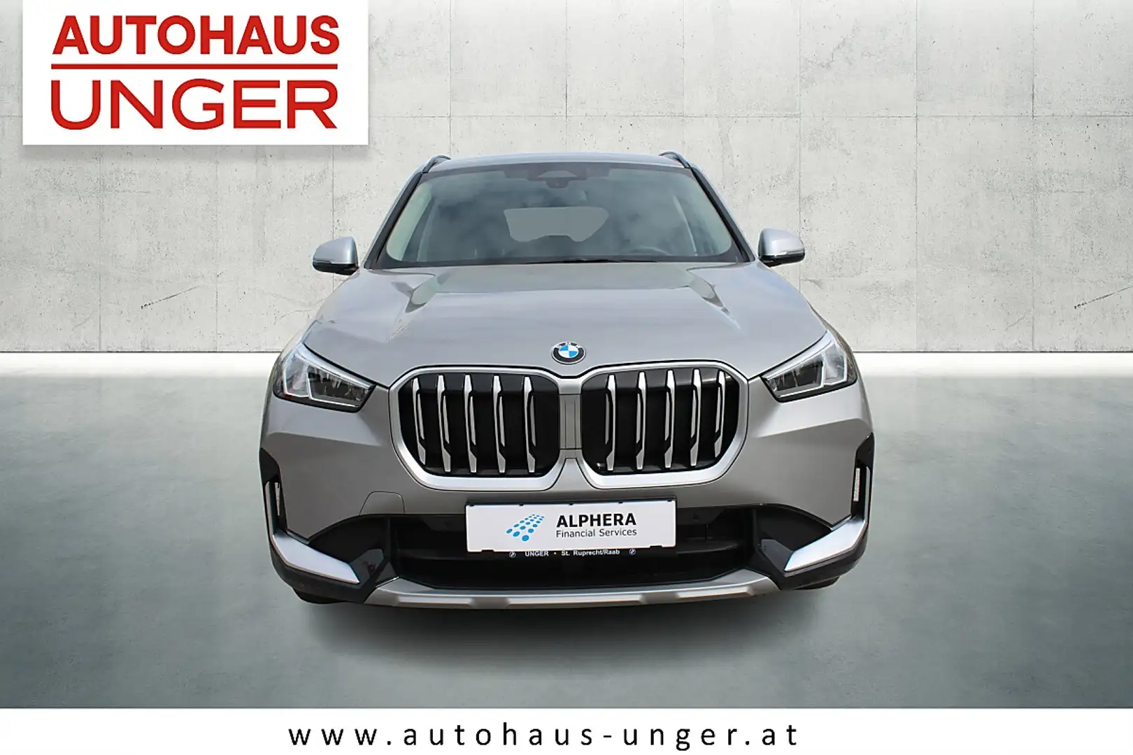 BMW X1 sDrive20i 48V Aut. Silber - 2