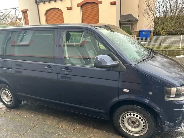 Volkswagen T5 Caravelle 2,0l TDi**8 Sitzer**Privatfahrzeug
