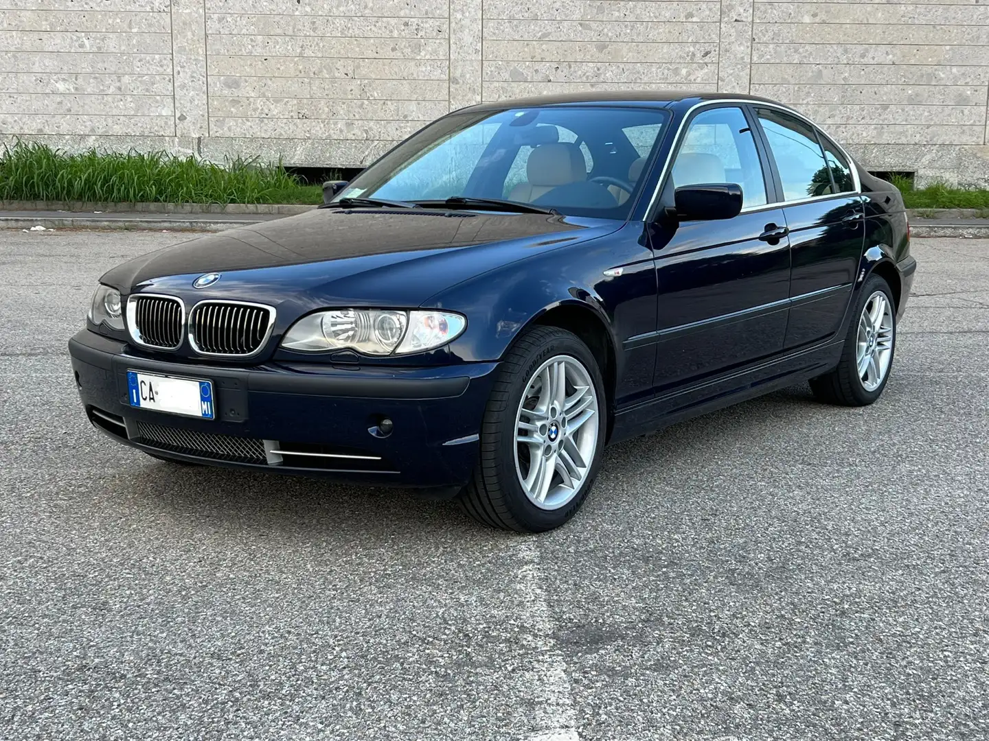 BMW 330 330Xi 39000 km orig. C. MANUALE XENO NAVI PELLE Kék - 2