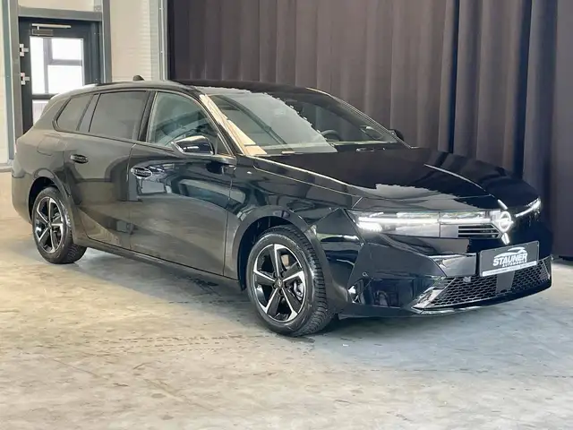 Opel Astra view 2