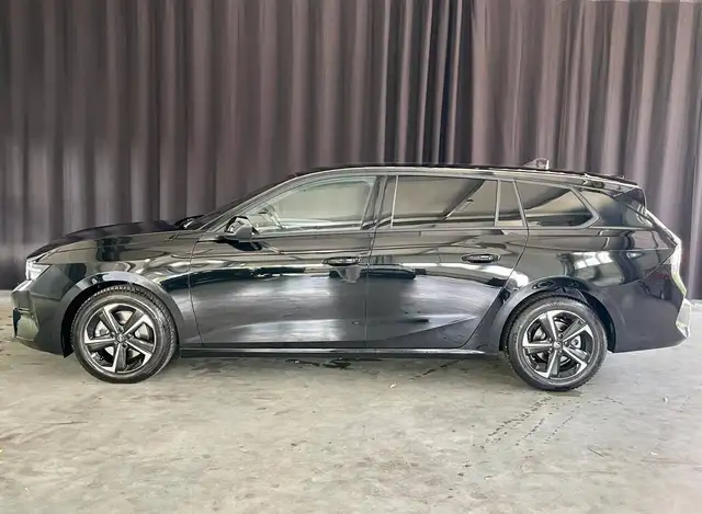 Opel Astra view 7