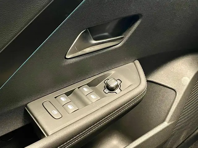 Opel Astra view 13