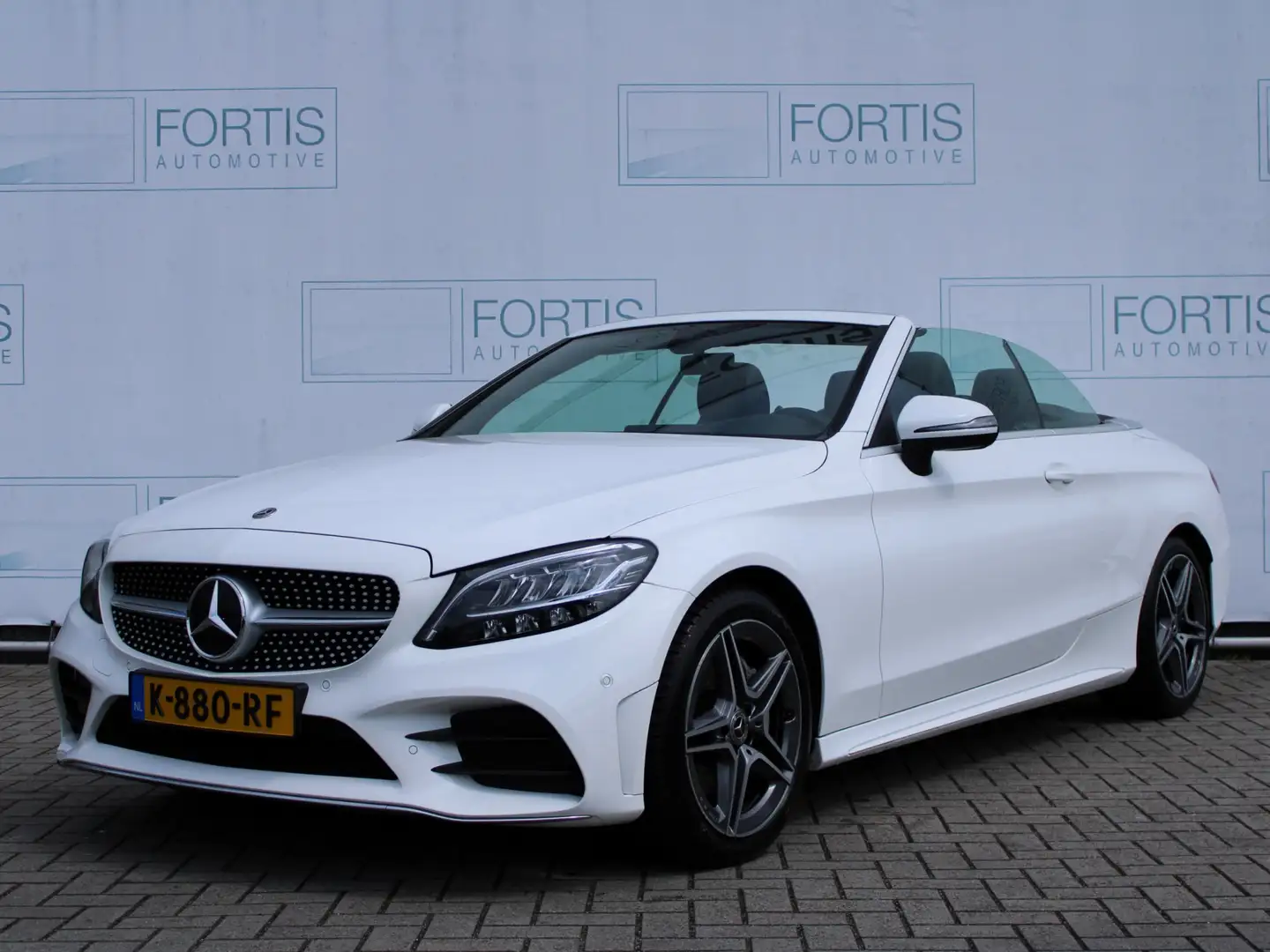 Mercedes-Benz C 180 Cabrio Sport Edition AMG | NEKVERWARMING | STOELVE Wit - 1