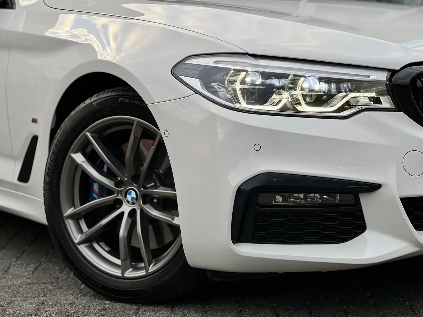 BMW 530 e iPerf M-Sport*LED*Alcantara*Voll Digital Wit - 2