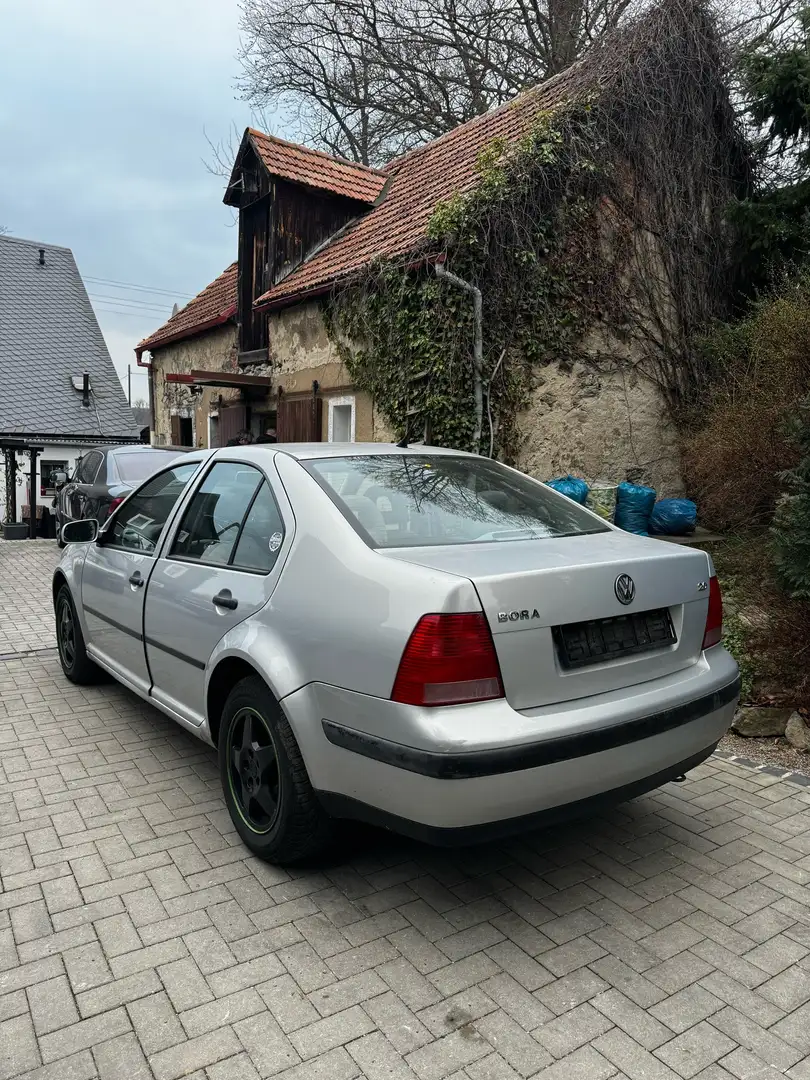 Volkswagen Bora 2.0 Silber - 2