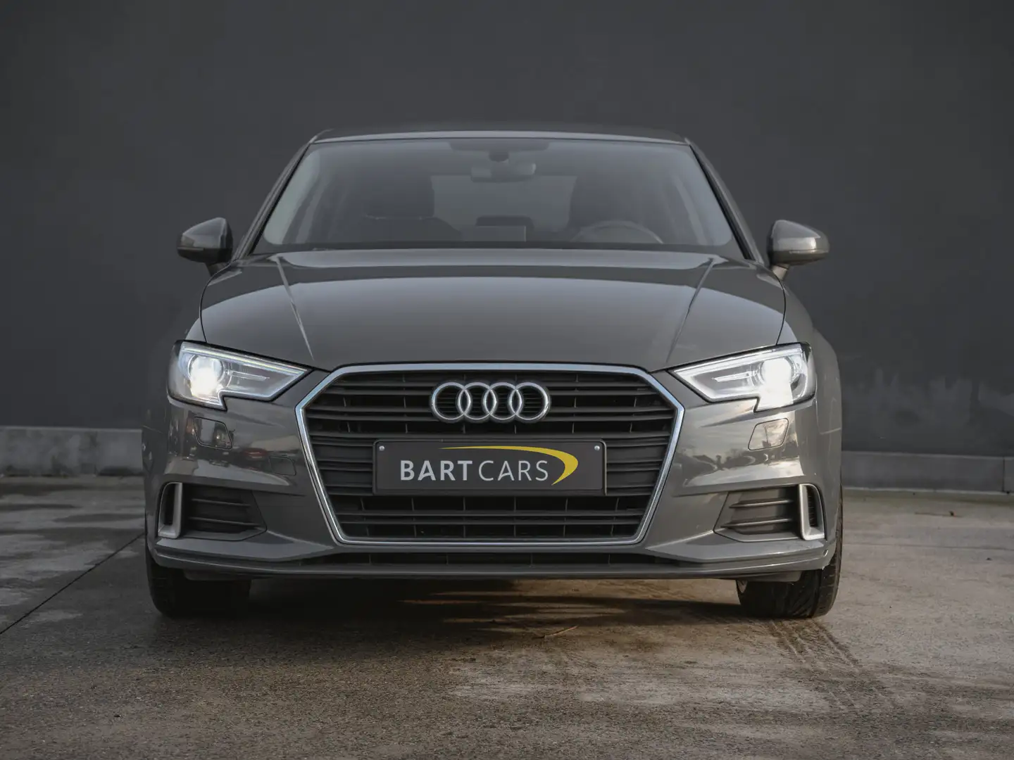 Audi A3 30 TSFI Berline Grijs - 2