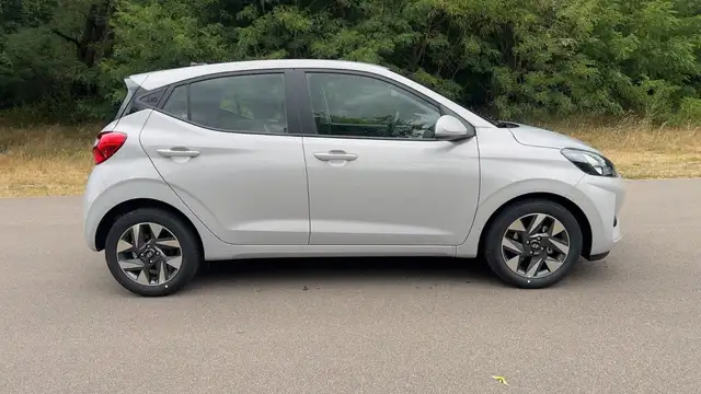 Hyundai I10 view 9