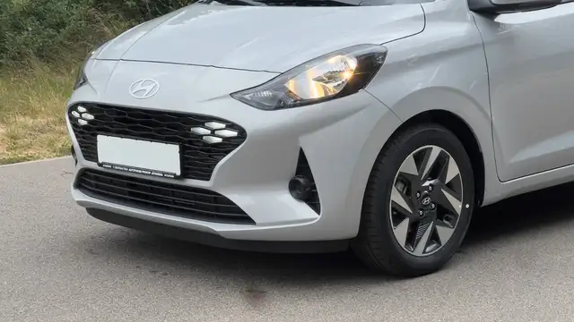 Hyundai I10 view 10