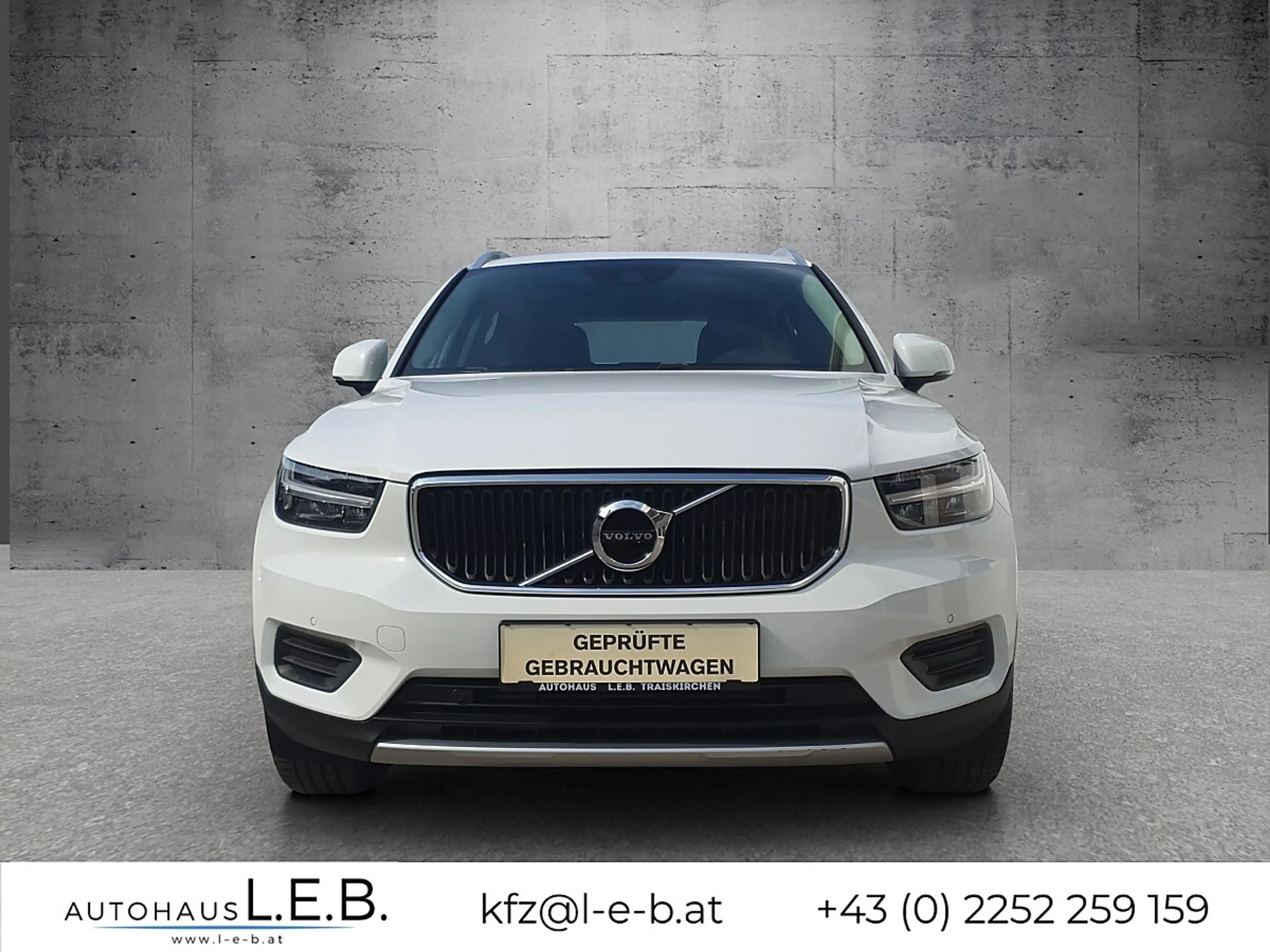 Volvo XC40 T4 AWD Momentum — photo 5
