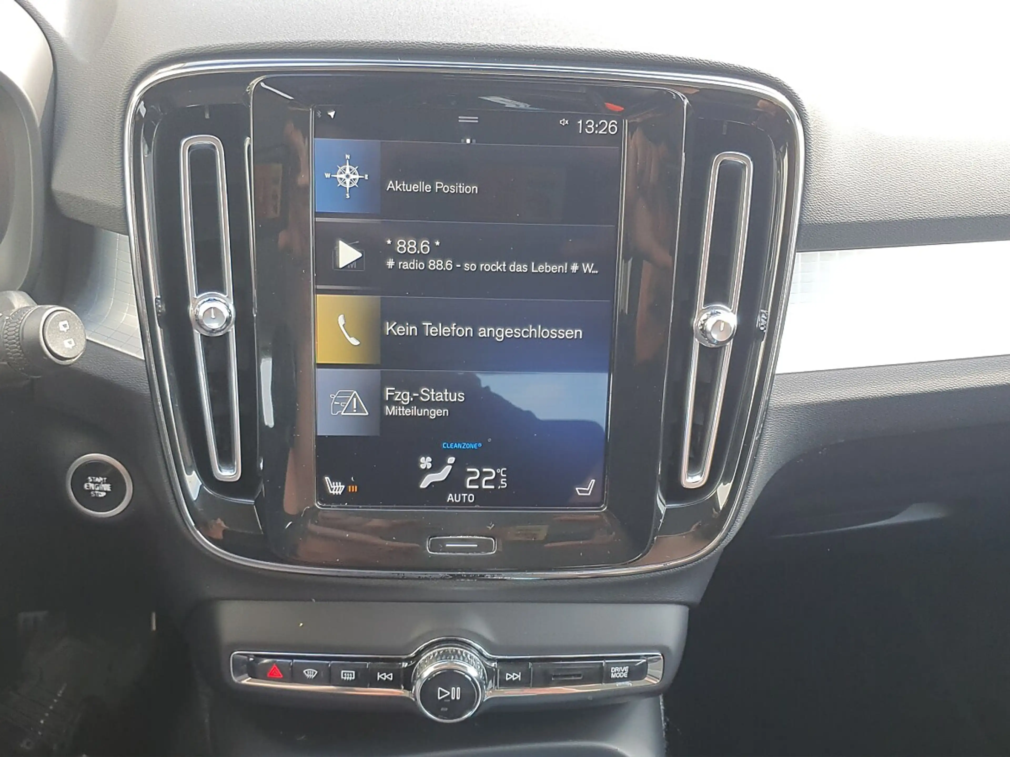 Volvo XC40 T4 AWD Momentum — photo 13