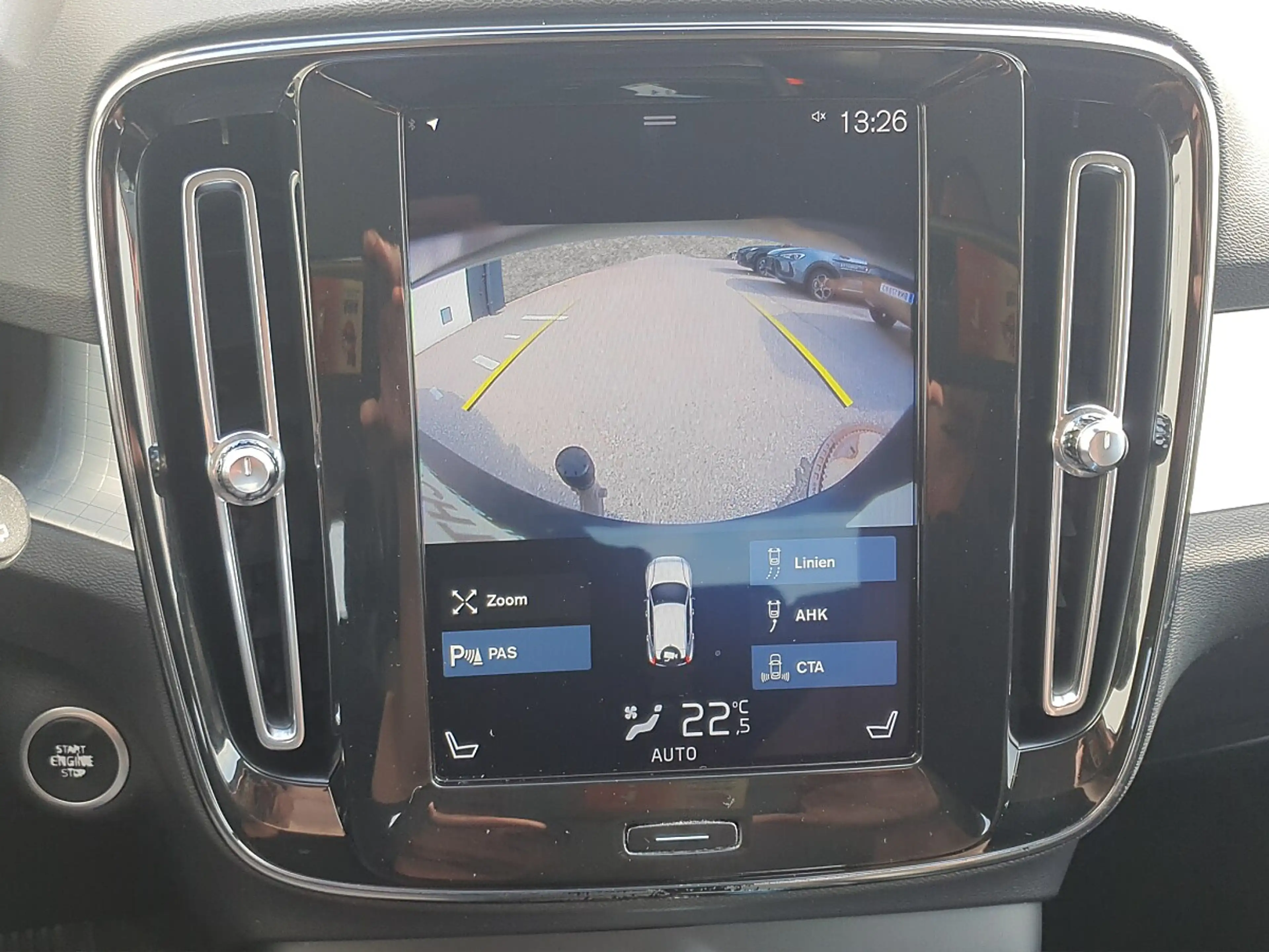 Volvo XC40 T4 AWD Momentum — photo 14