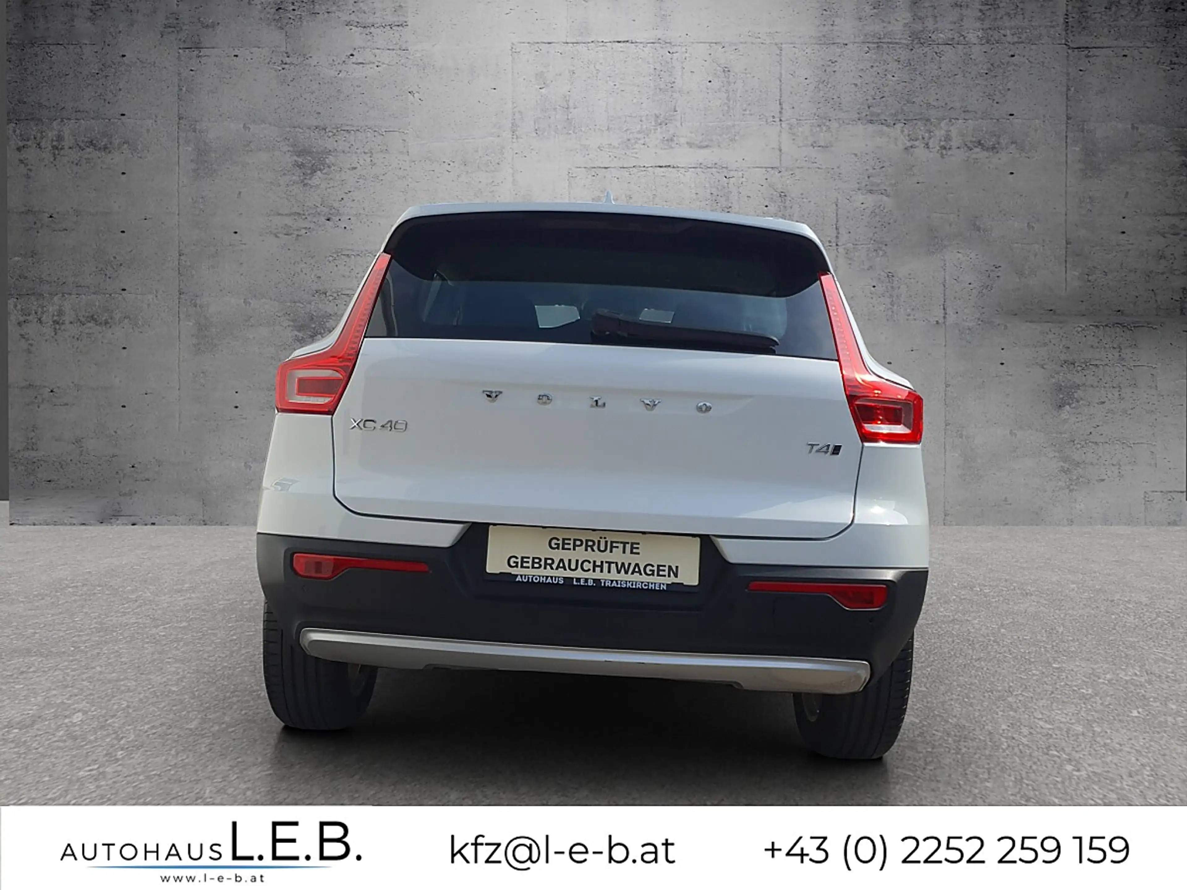 Volvo XC40 T4 AWD Momentum — photo 6