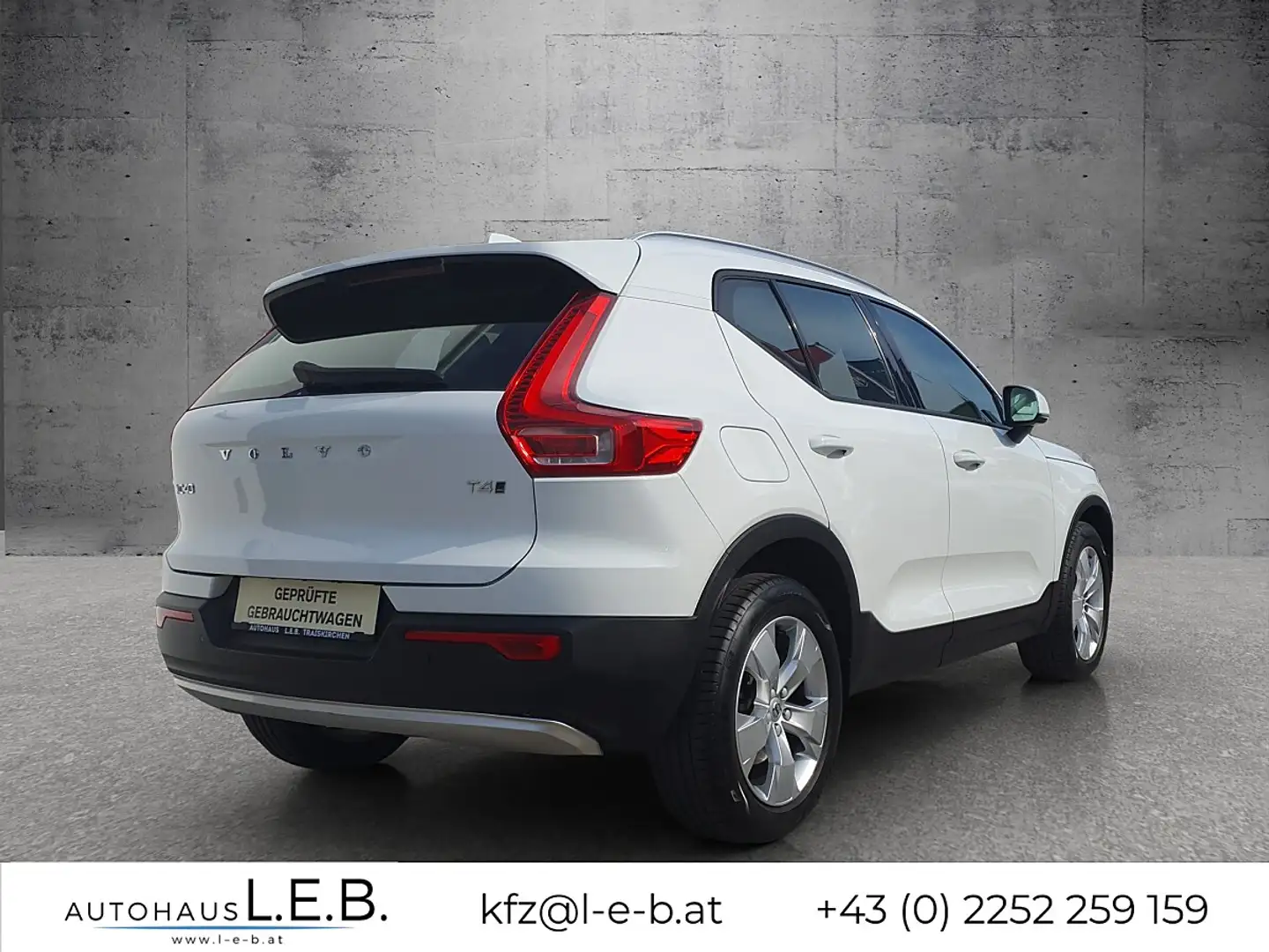 Volvo XC40 T4 AWD Momentum Weiß - 2