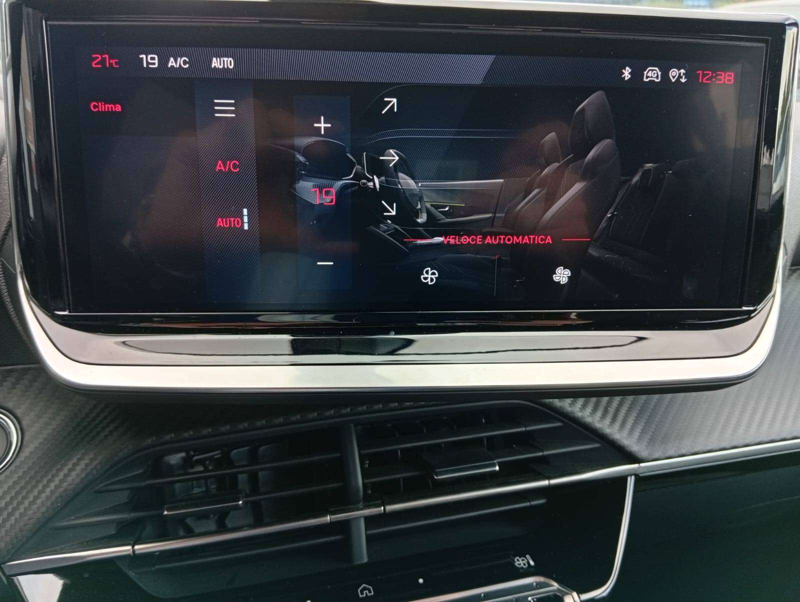 Peugeot 2008 - Immagine 11