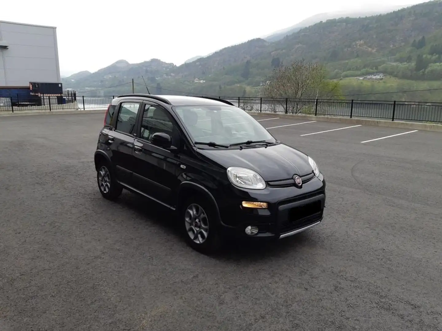 Fiat 133 Panda 1.3 mjt 16v Adventure 4x4 Schwarz - 1