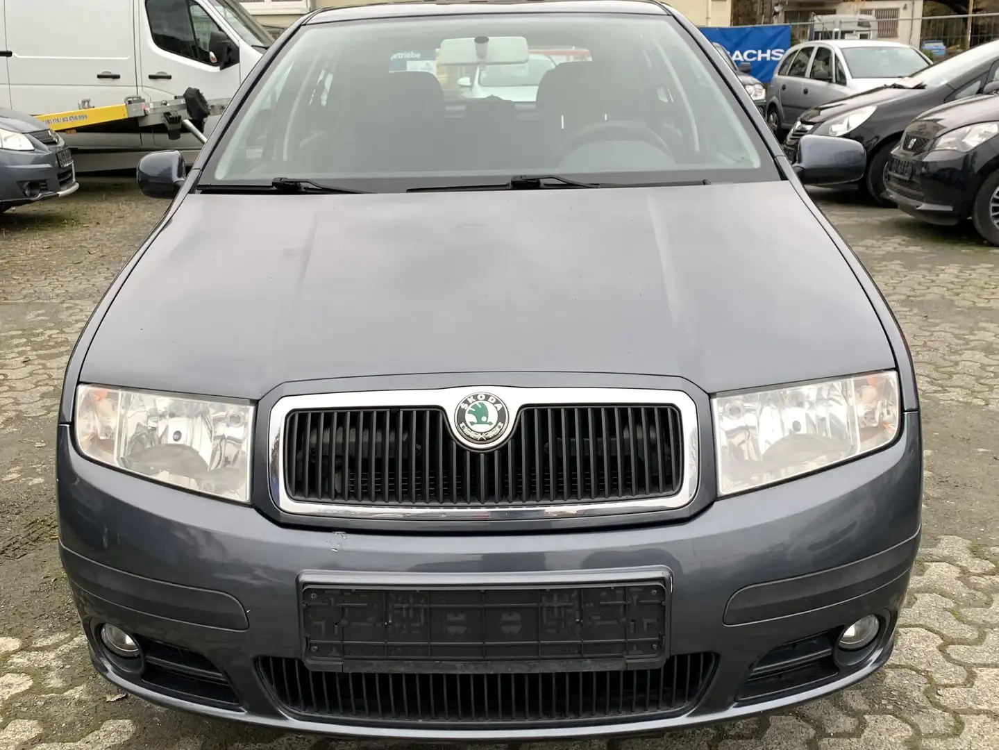 Skoda Fabia 1.4 16V Grau - 2