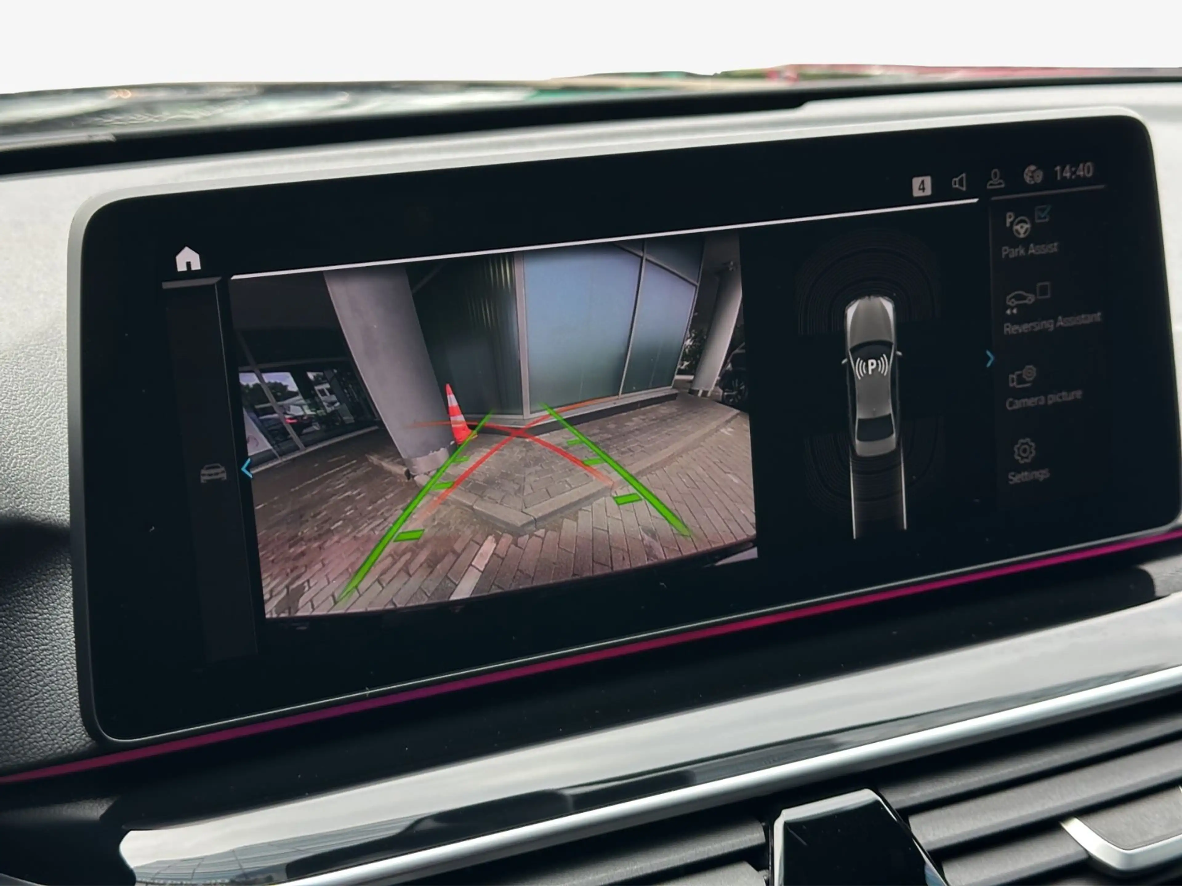 BMW 545 e xDrive M Sport°ACC°H/K°PANO°MEM°LED° — photo 10