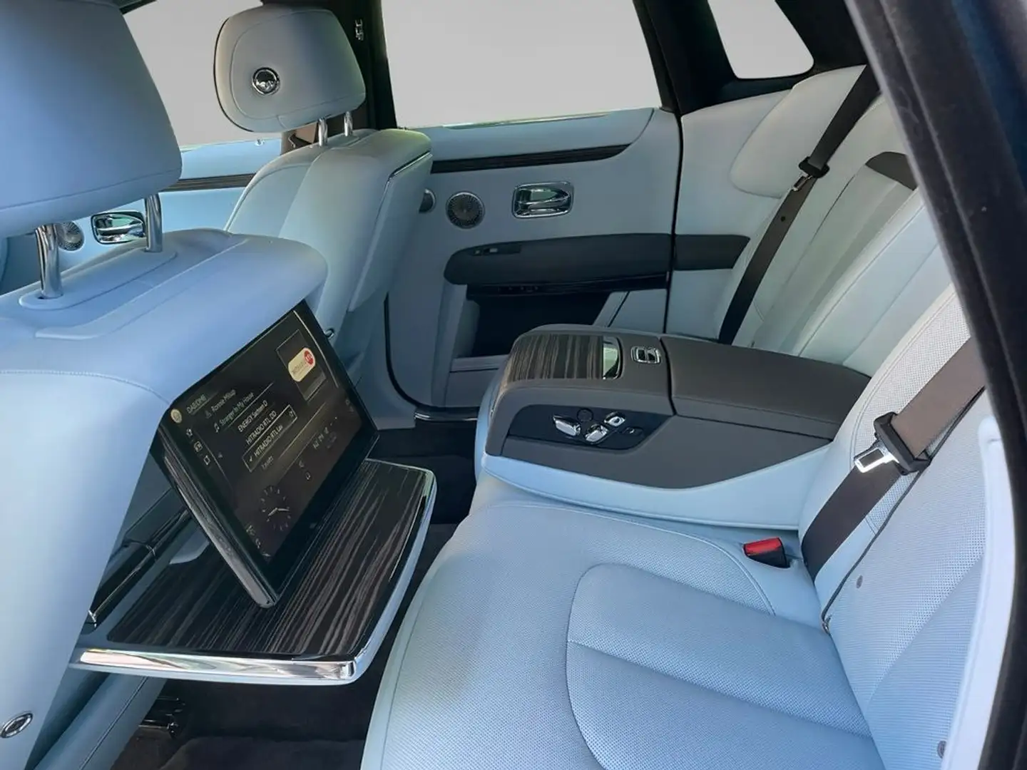 Rolls-Royce Ghost Black Badge Bleu - 1