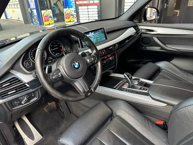 BMW X5 view 10