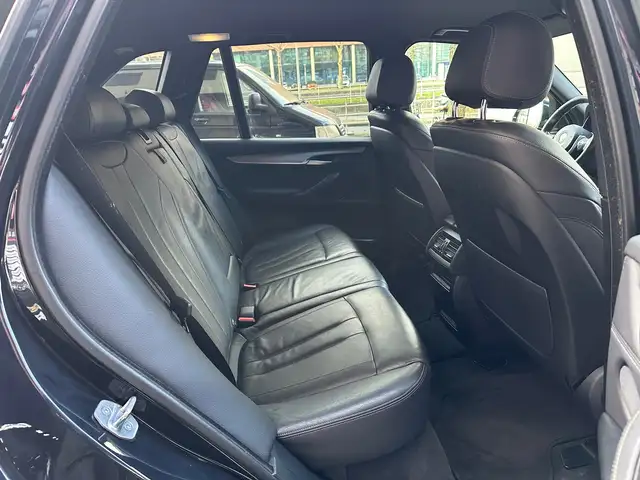 BMW X5 view 13