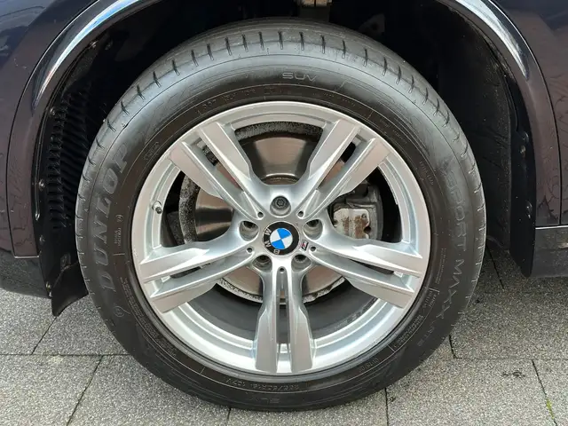 BMW X5 view 8