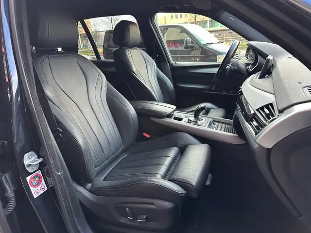 BMW X5 view 12