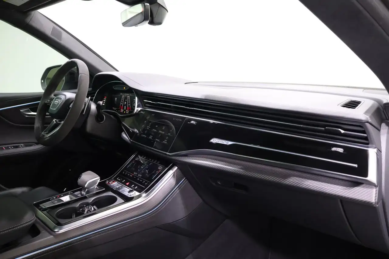 Audi RS Q8 снимка Audi RS Q8