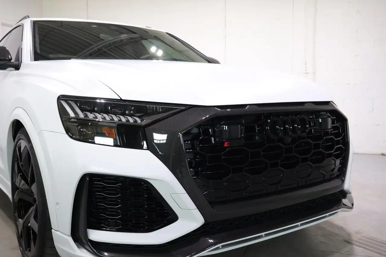 Audi RS Q8 снимка Audi RS Q8