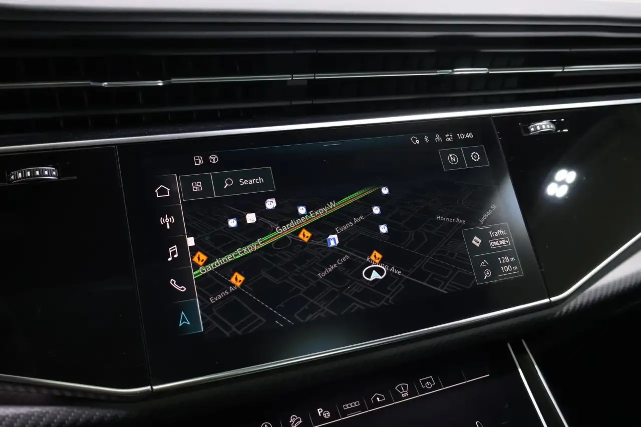 Audi RS Q8 снимка Audi RS Q8