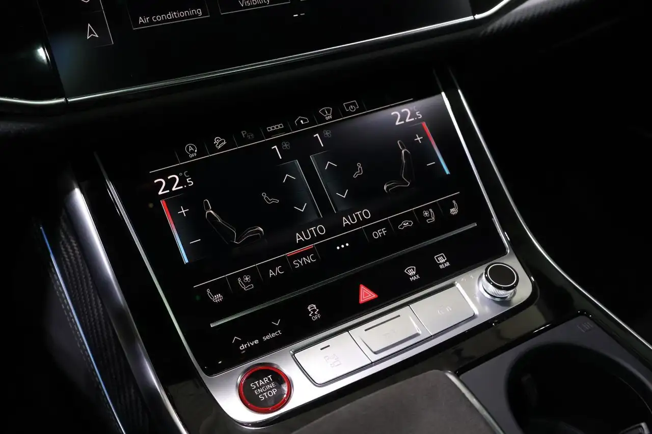 Audi RS Q8 снимка Audi RS Q8