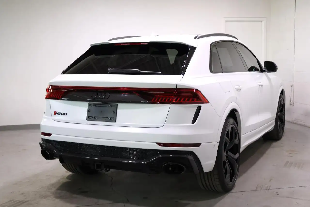 Audi RS Q8 снимка Audi RS Q8
