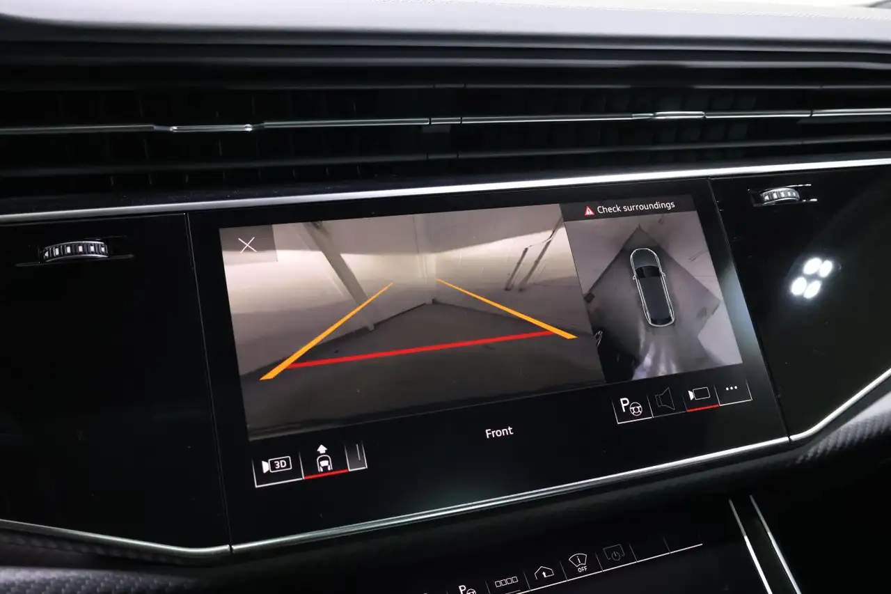 Audi RS Q8 снимка Audi RS Q8