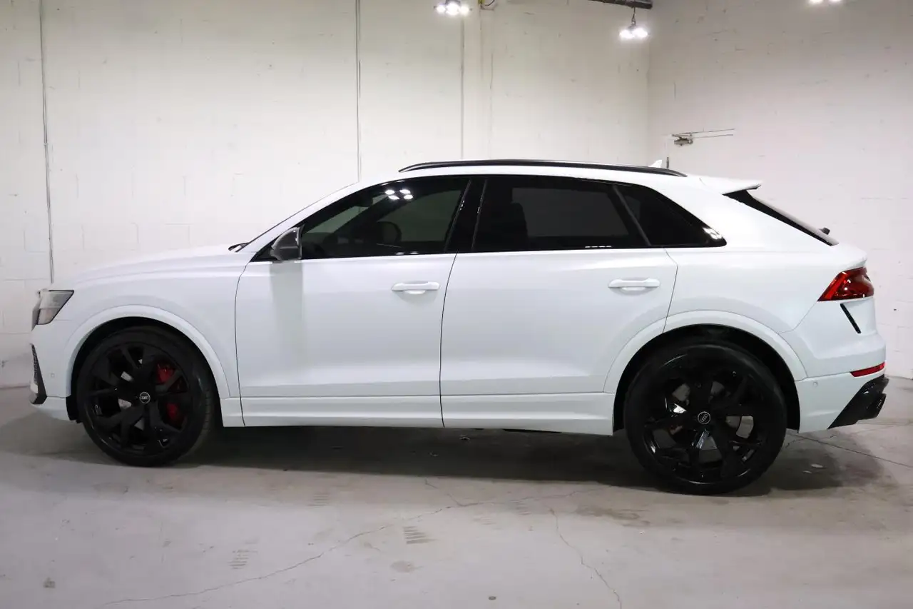 Audi RS Q8 снимка Audi RS Q8