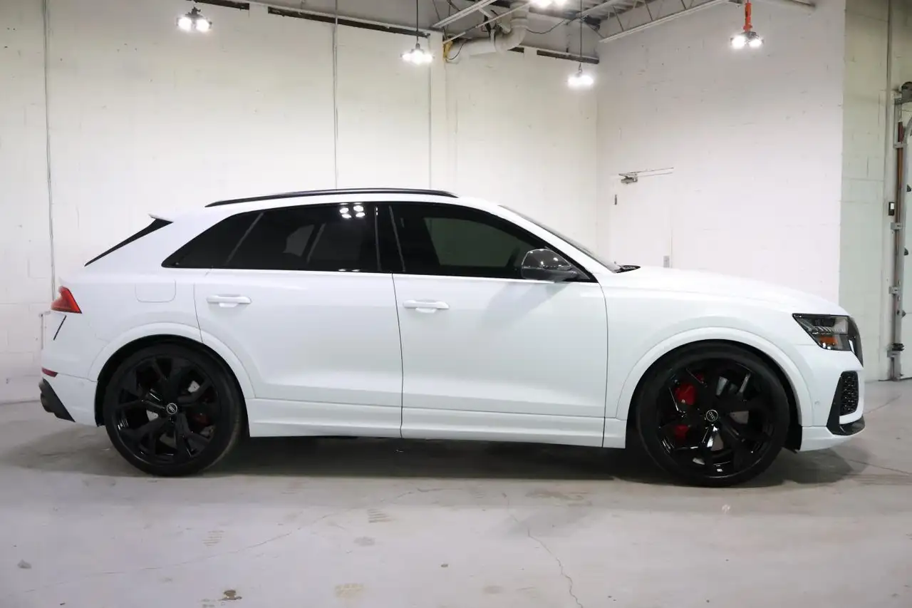 Audi RS Q8 снимка Audi RS Q8
