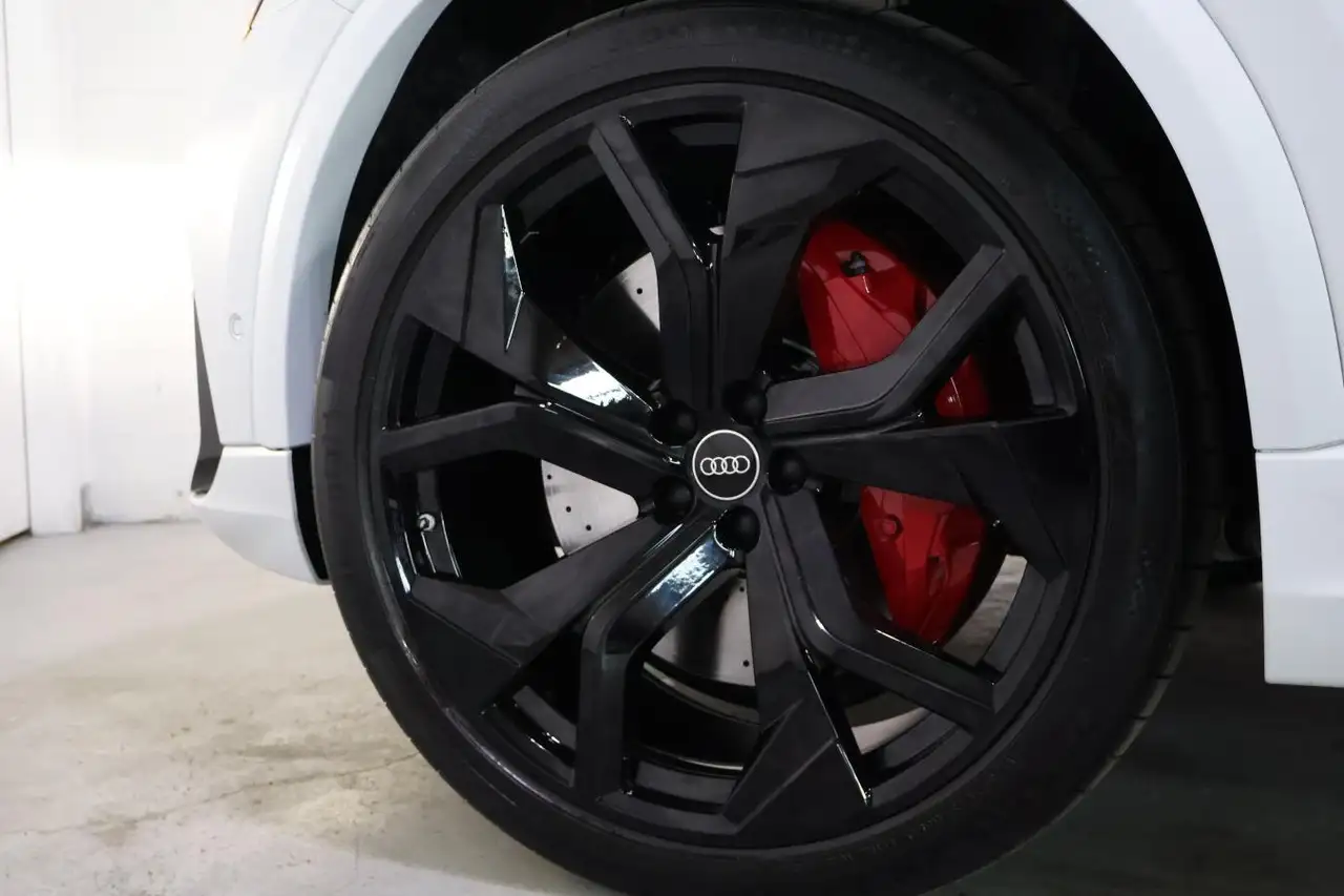Audi RS Q8 снимка Audi RS Q8