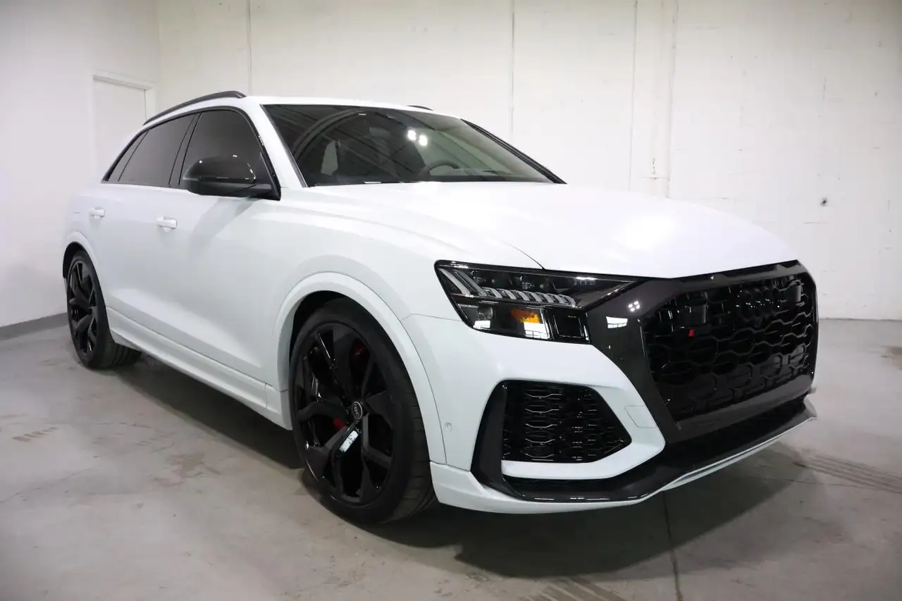 Audi RS Q8 снимка Audi RS Q8