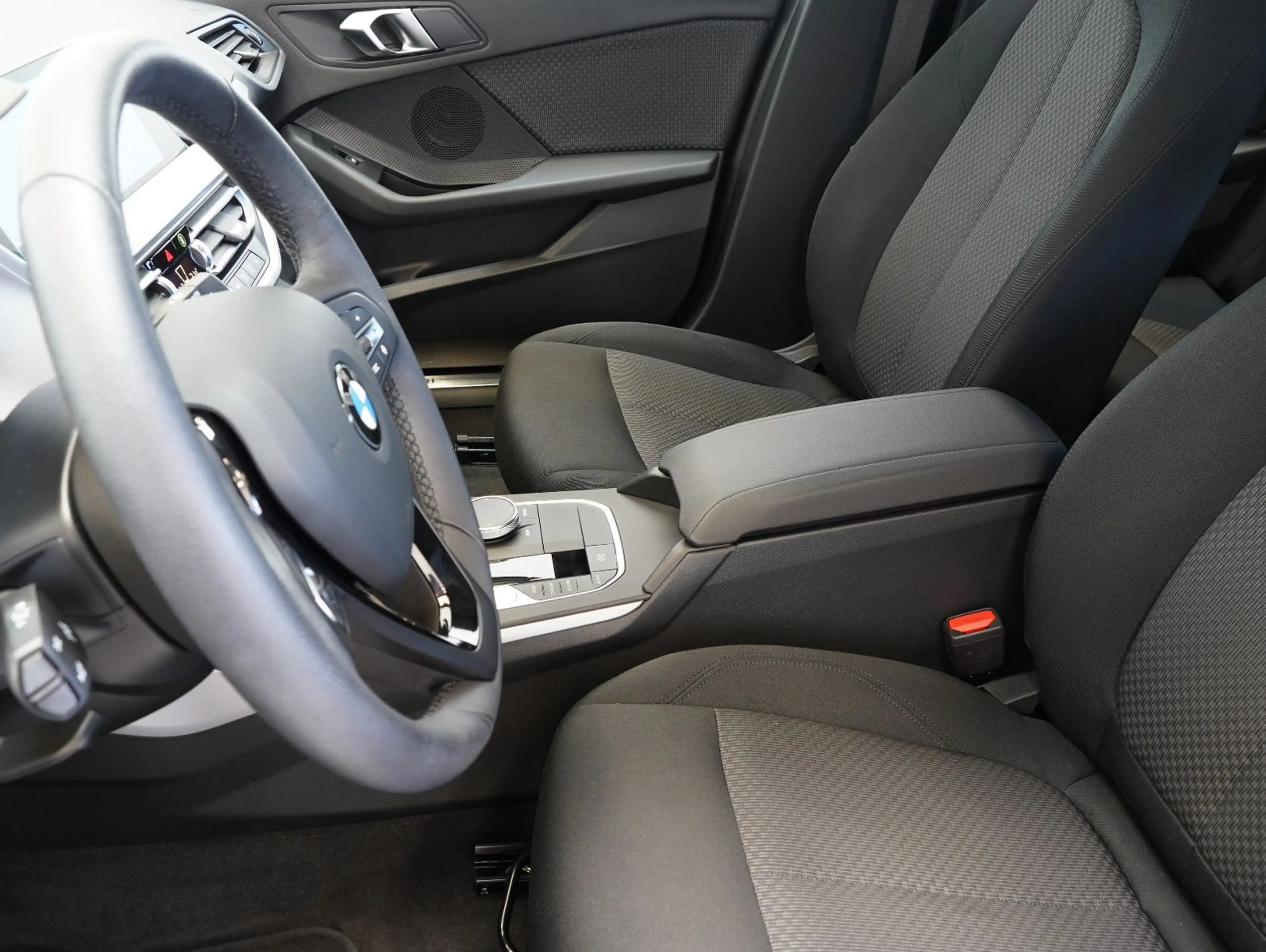 BMW 120 d Advantage LED/NAVI/DRIVING-ASSISTANT — photo 5
