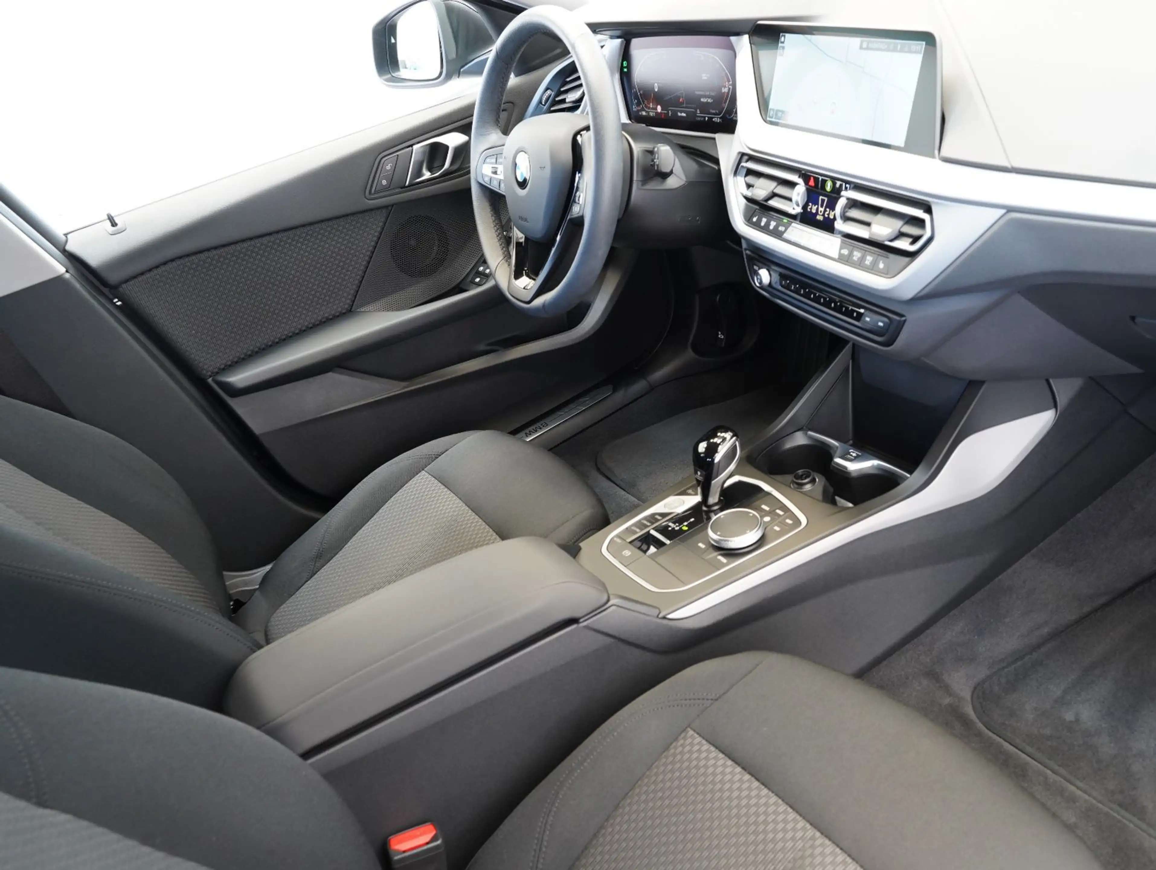BMW 120 d Advantage LED/NAVI/DRIVING-ASSISTANT — photo 12